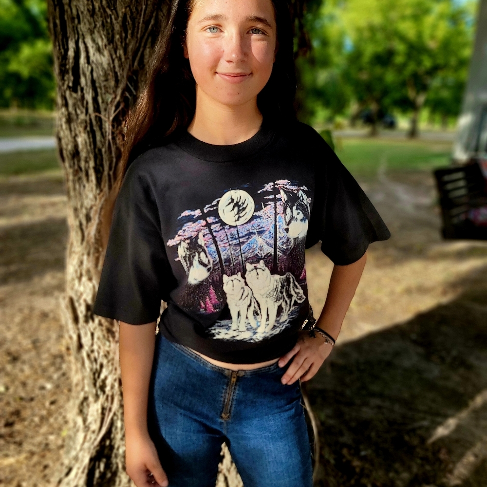 Vntg Unisex XL 90s Puff Paint Wolf Shirt